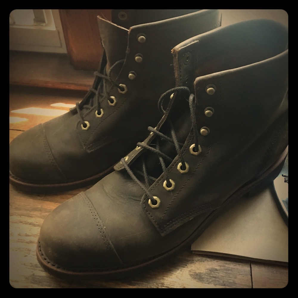 Chippewa boots men’s size 12.